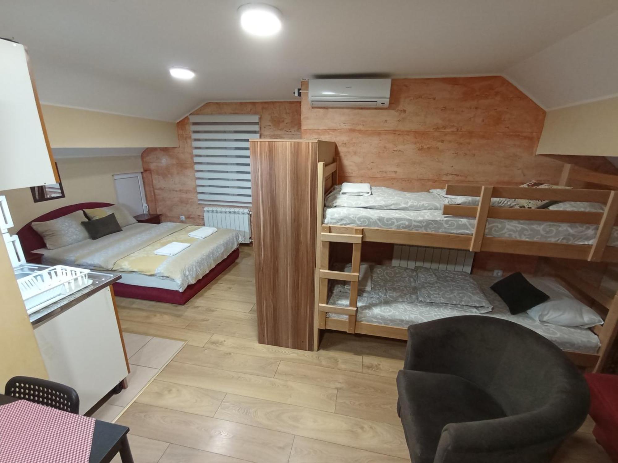 Apartments & Rooms -Mdl Lazic ベオグラード エクステリア 写真