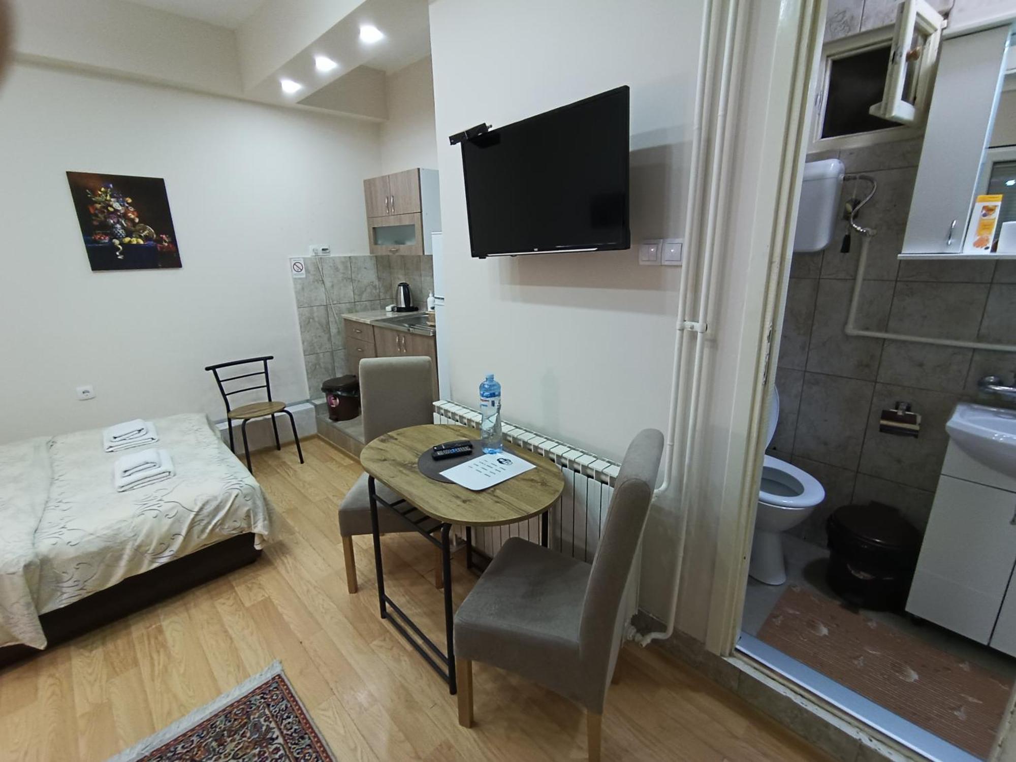Apartments & Rooms -Mdl Lazic ベオグラード エクステリア 写真