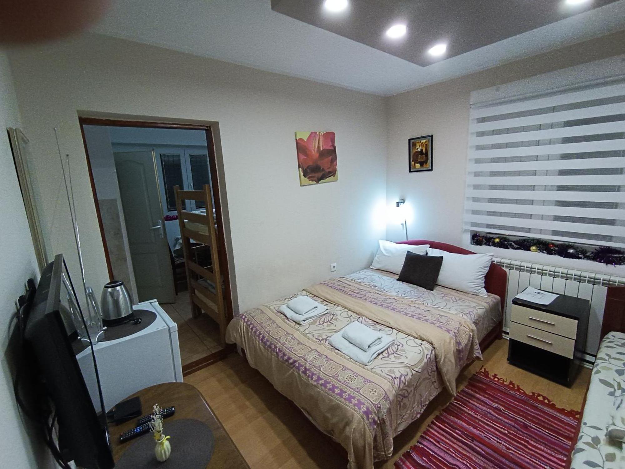 Apartments & Rooms -Mdl Lazic ベオグラード エクステリア 写真