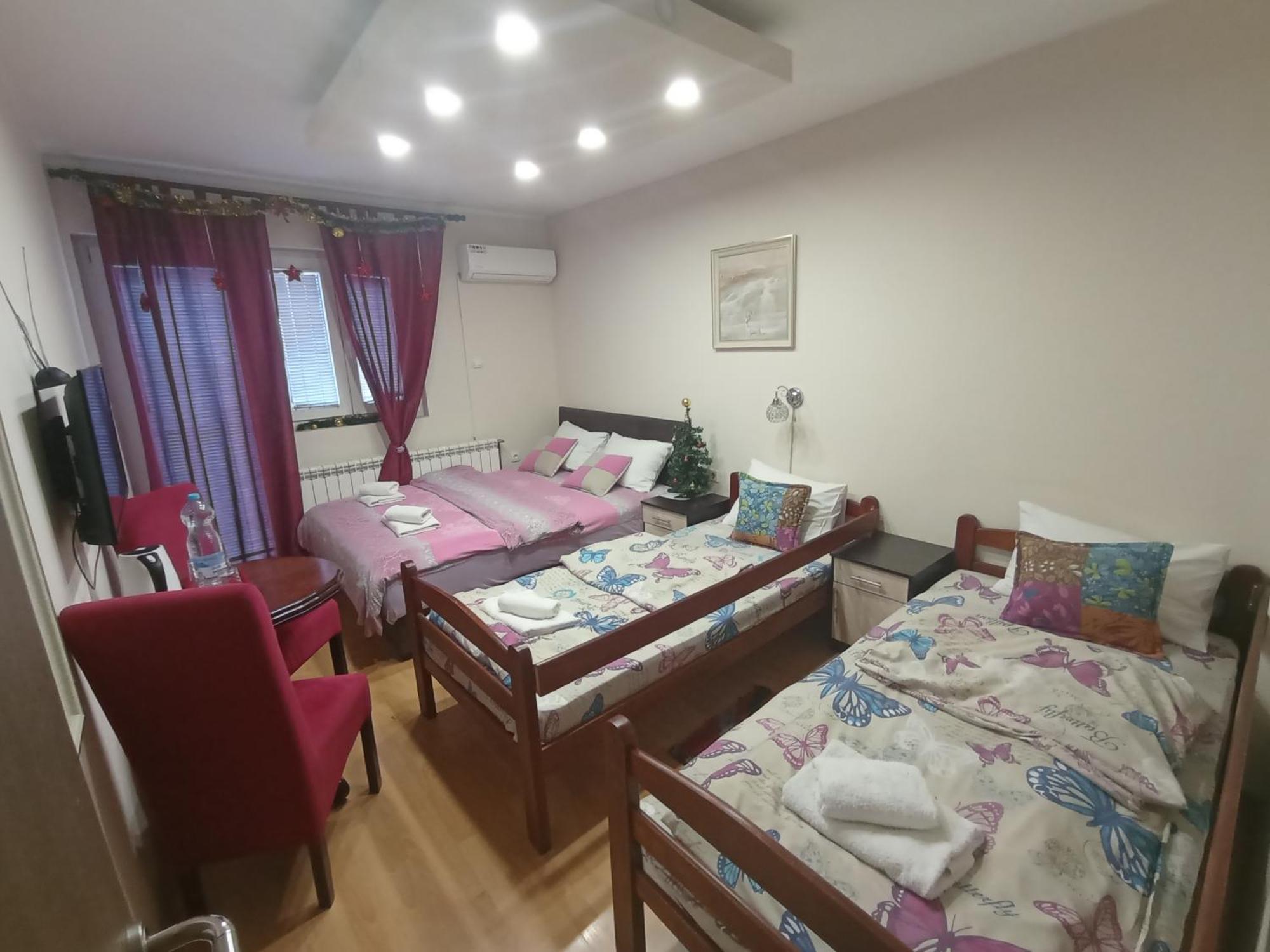 Apartments & Rooms -Mdl Lazic ベオグラード エクステリア 写真